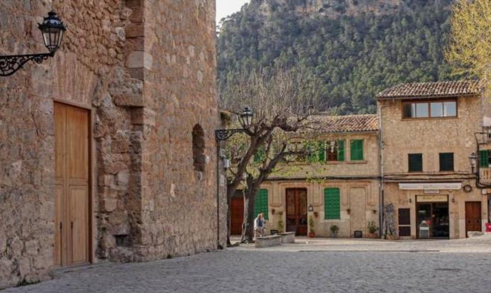 Valldemosa Sleep & Hike Valldemossa  Buitenkant foto